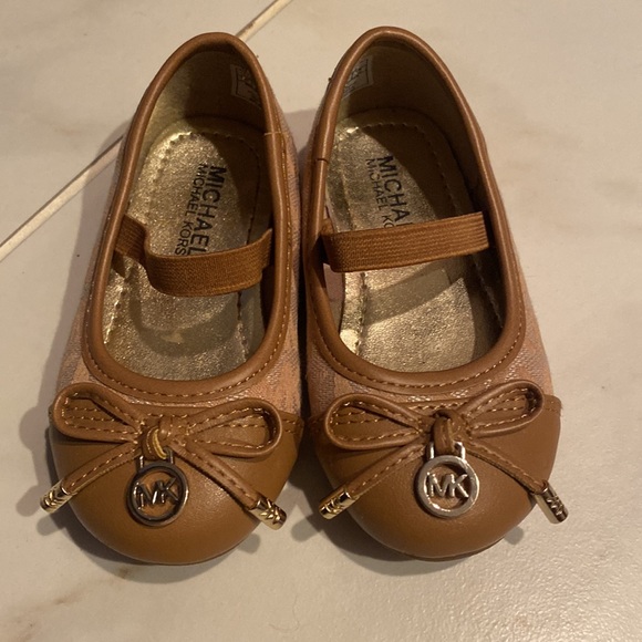 Michael Kors toddler shoes - Picture 5 of 12